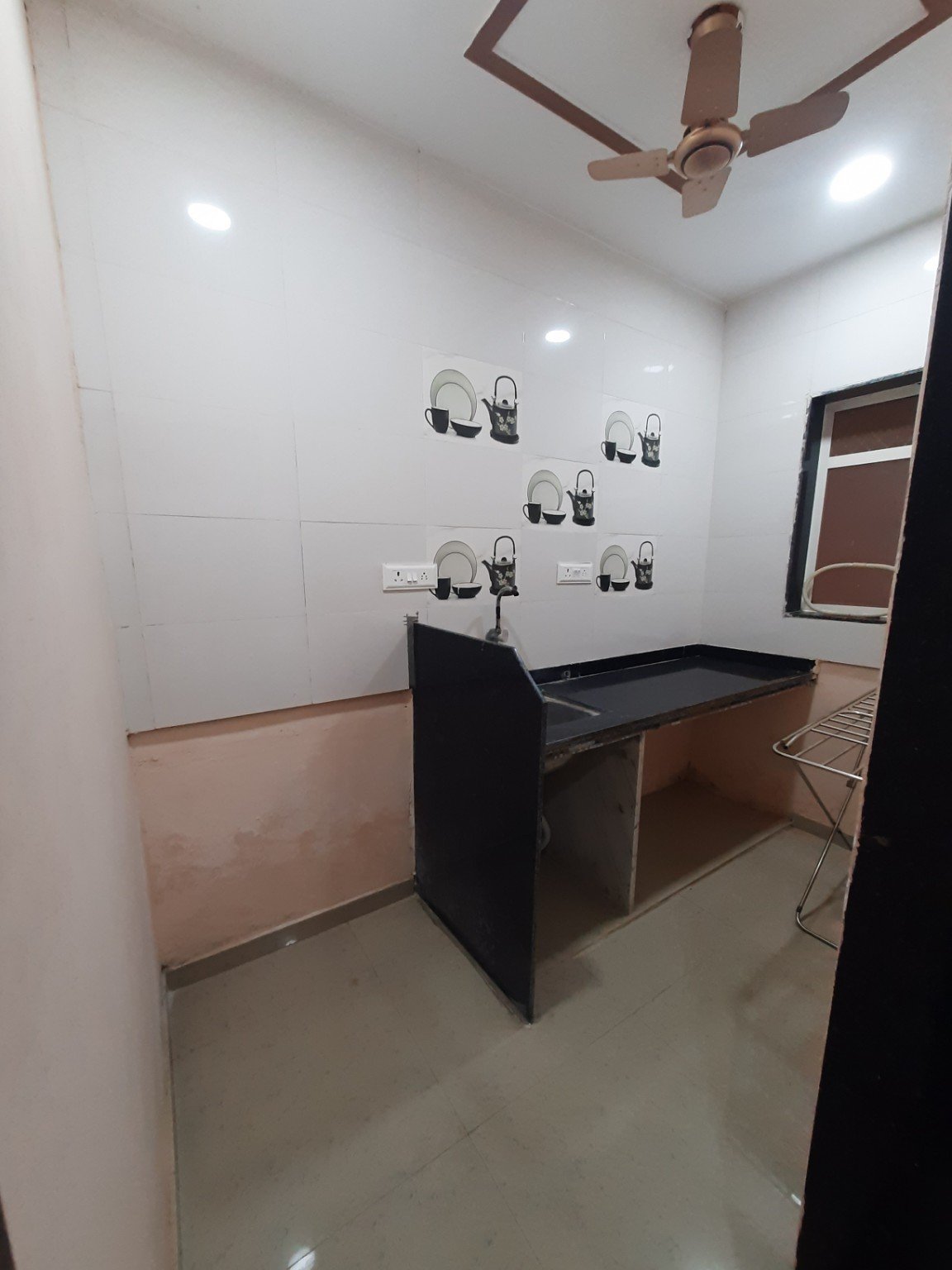 Furnished 1BHK AC Apartment - Photo 5