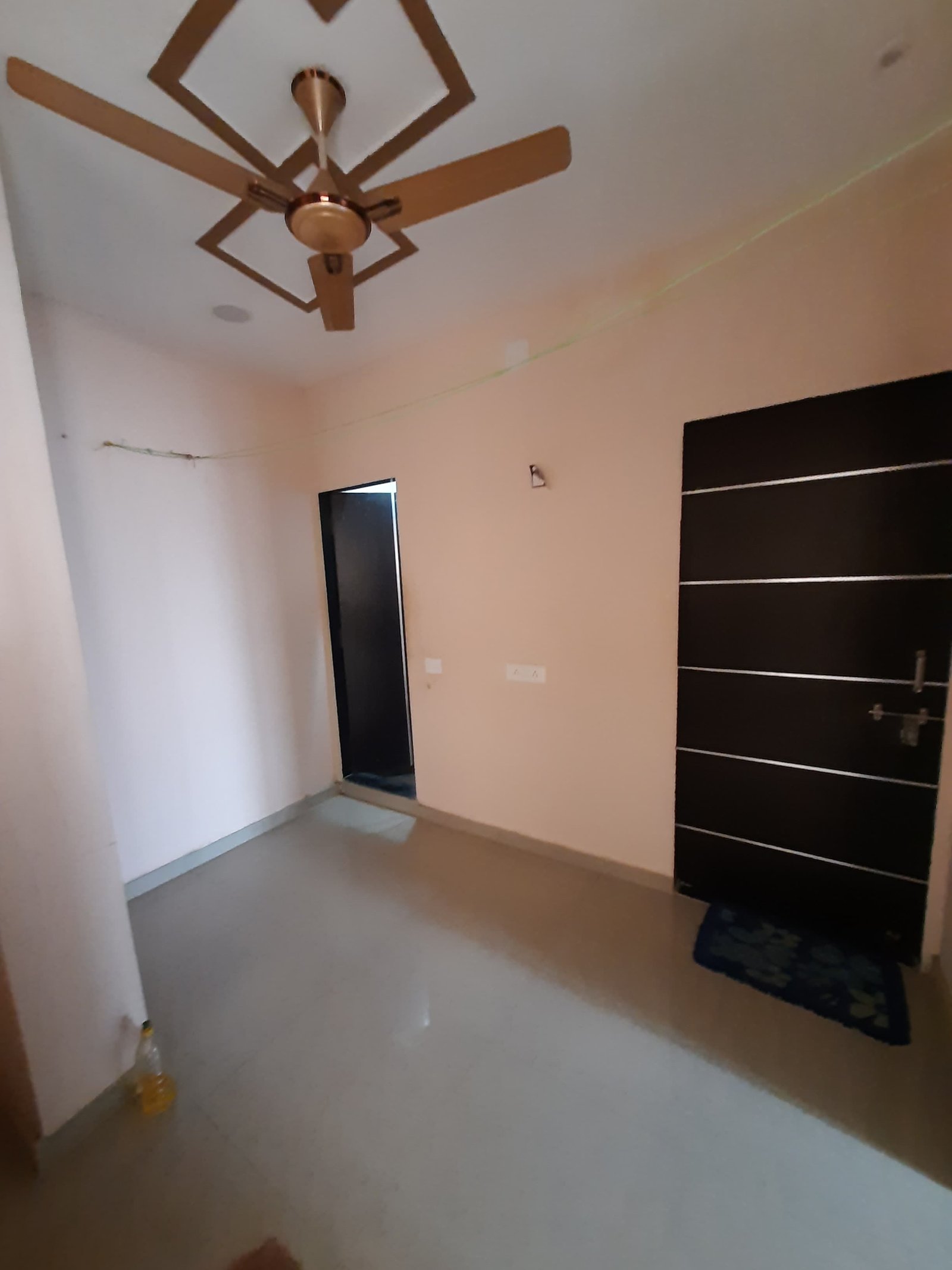 Spacious 2BHK AC Apartment - Photo 2